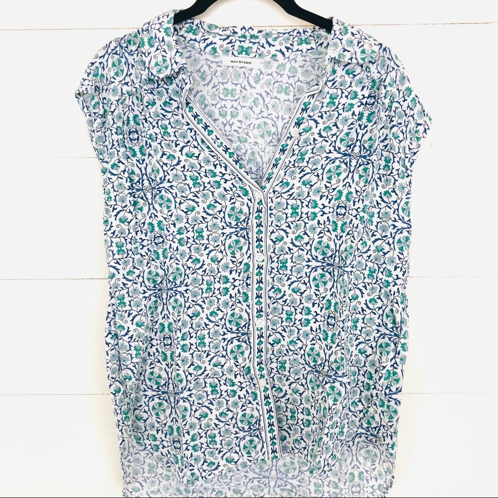 Max Studio Sleeveless Blouse button Up